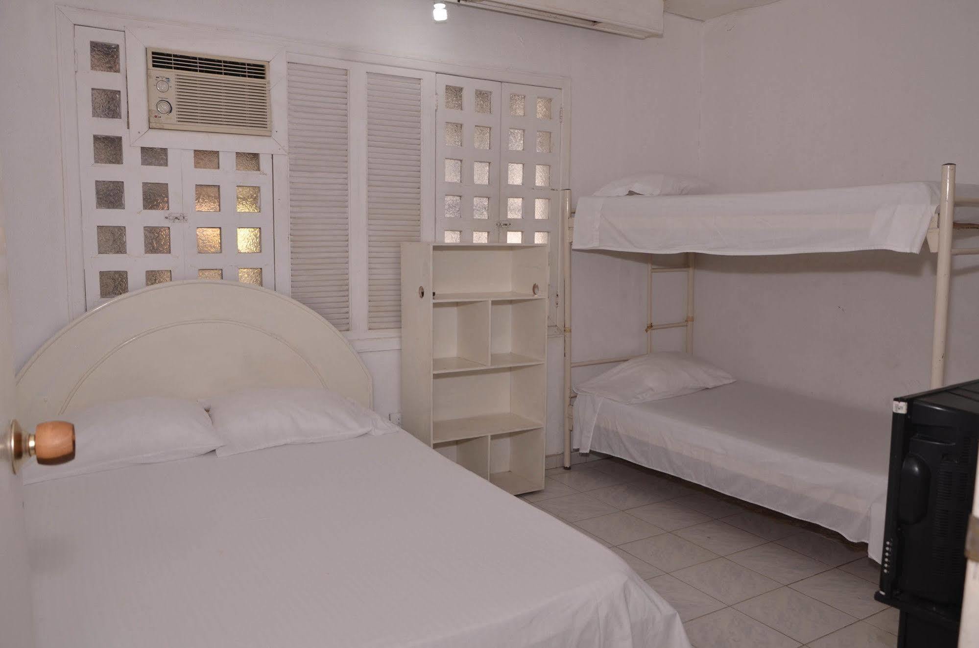 Hotel Vargas Airport Cartagena Εξωτερικό φωτογραφία