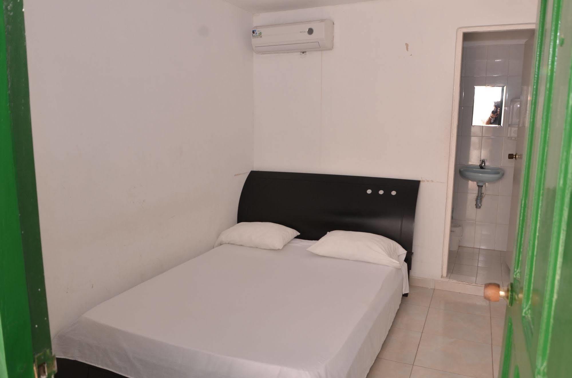 Hotel Vargas Airport Cartagena Εξωτερικό φωτογραφία
